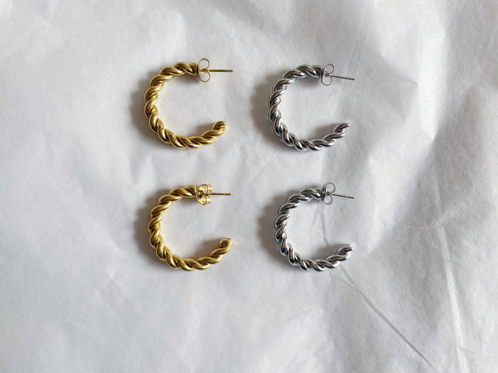 Helly (gold and silver)